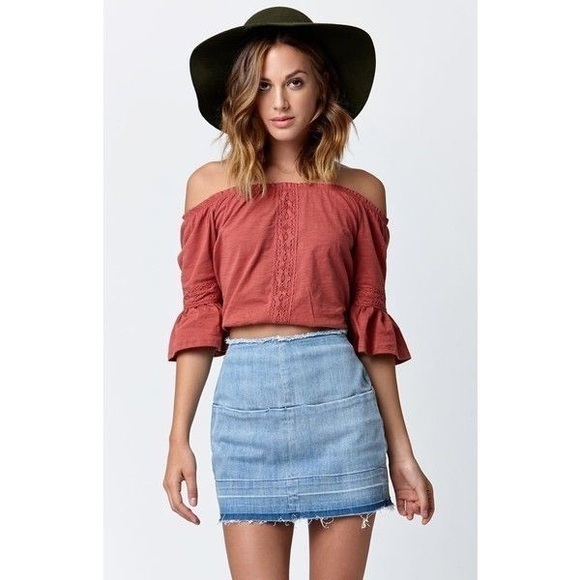 Bullhead denim co let down hem mini skirt, size 25 - Picture 2 of 3